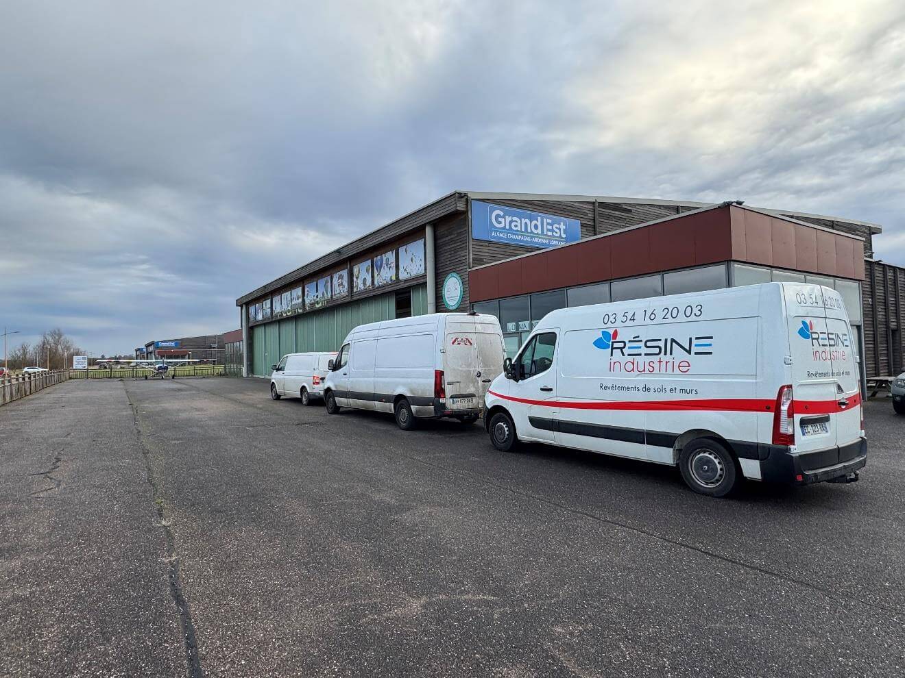 Résine Industrie - Spécialiste lorraine dans la pose de revêtement technique en résine pour les professionnels. Résine Industrie - Spécialiste lorraine dans la pose de revêtement technique en résine pour les professionnels.