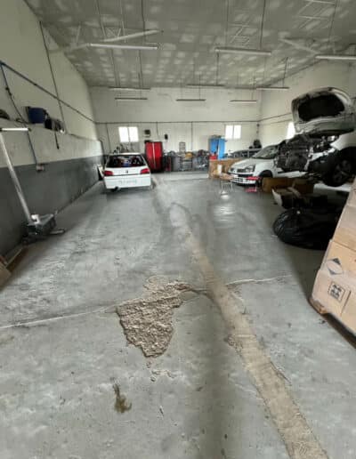 Résine Industrie - Pose de sols en résine époxy durables et résistants pour environnement automobile